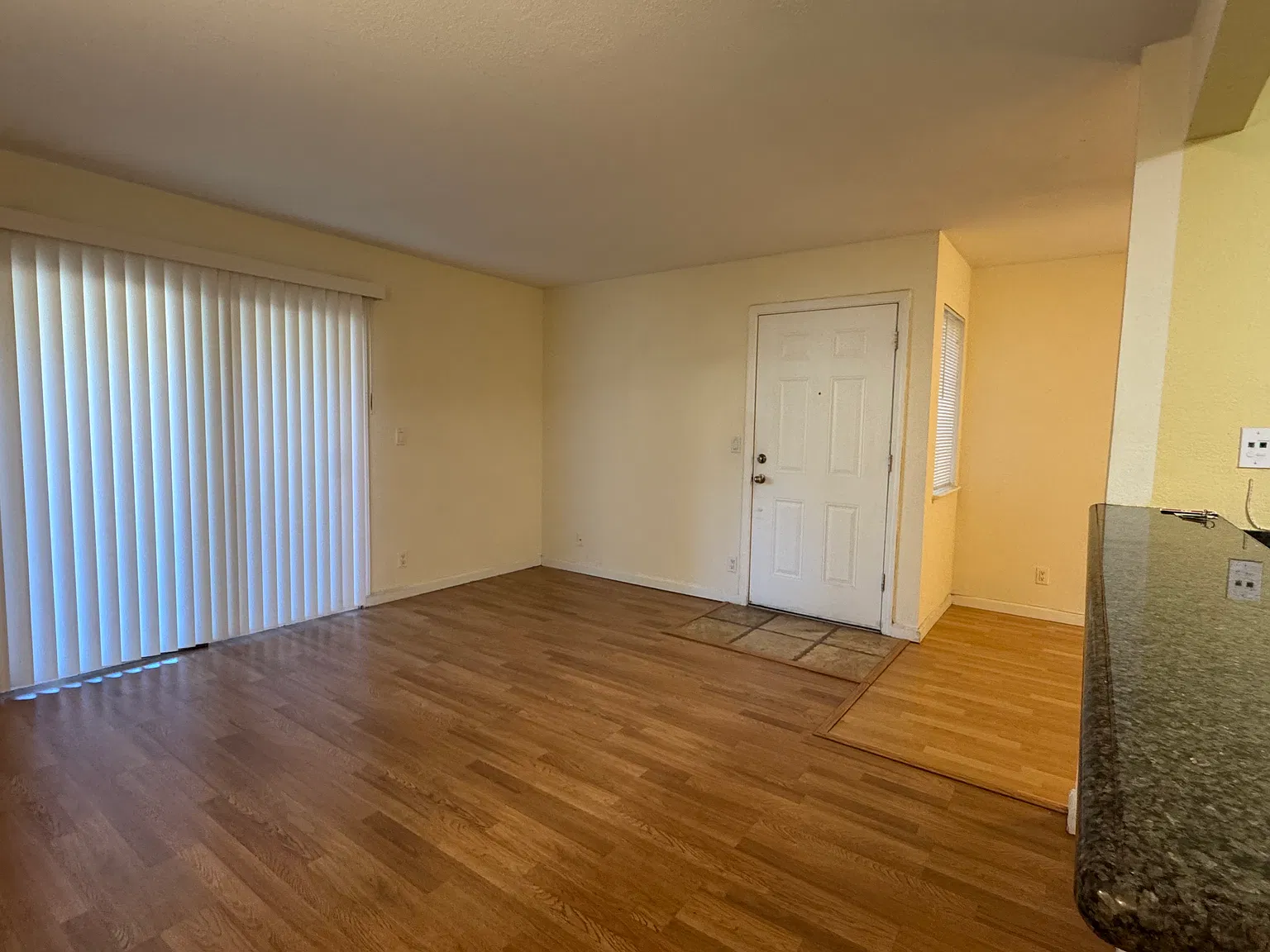 2 bed, 800 sqft, $2,650 — Photo 4