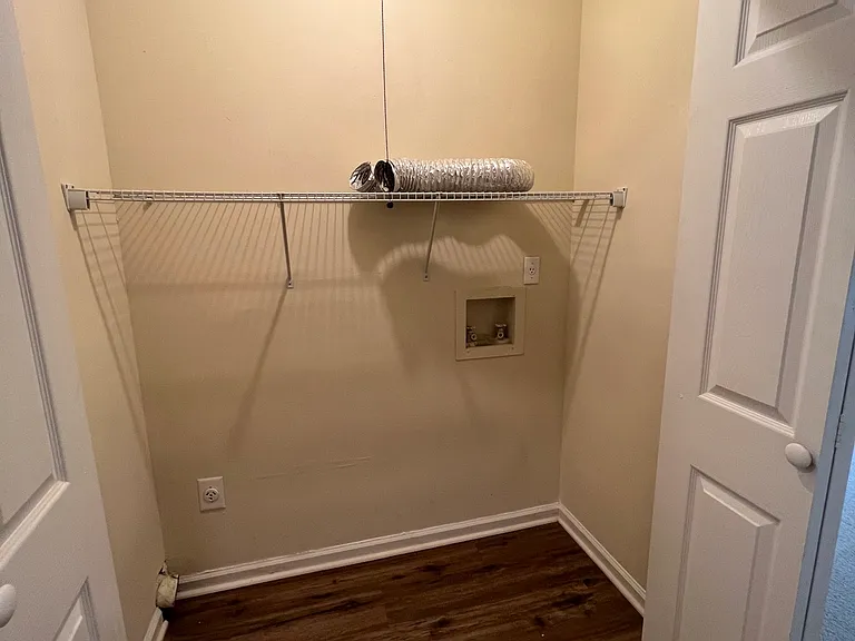 1555A Oakpointe Dr SW #A — Photo 12
