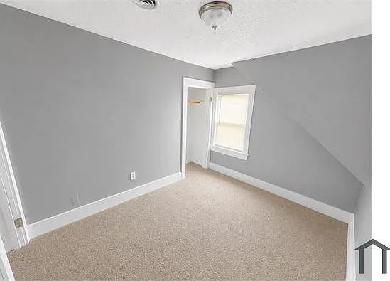 4958 Maplewood St — Photo 8