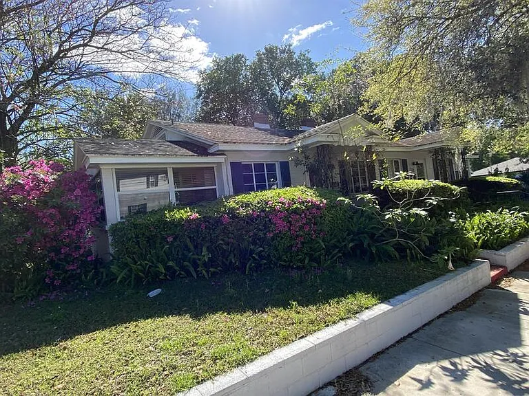 117 N Fern Creek Ave — Photo 2