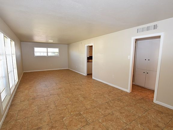 2nd image of 1422 Rosewood Ave