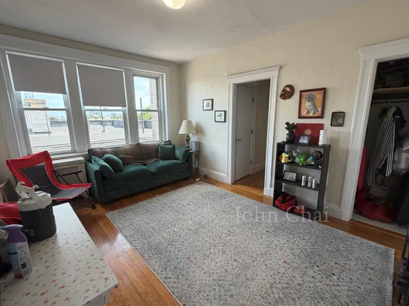 109 Brainerd Rd, Allston, MA