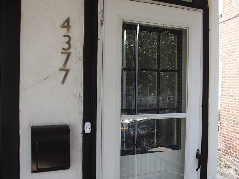 4377 Manayunk Ave — Photo 1
