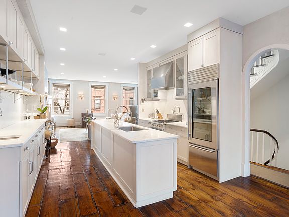 4th image of 75 Washington Pl #2
