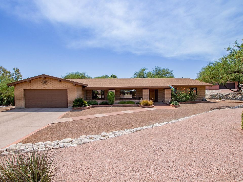 1st image of 3921 N Hillwood Cir