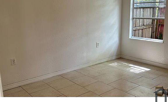 4th image of 708 Jefferson St