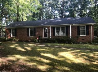 2706 Cromwell Rd, Greensboro, NC 27407