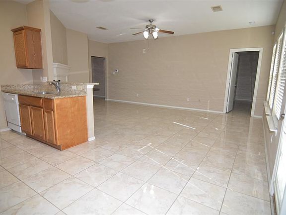 4th image of 16215 Willowford Ct