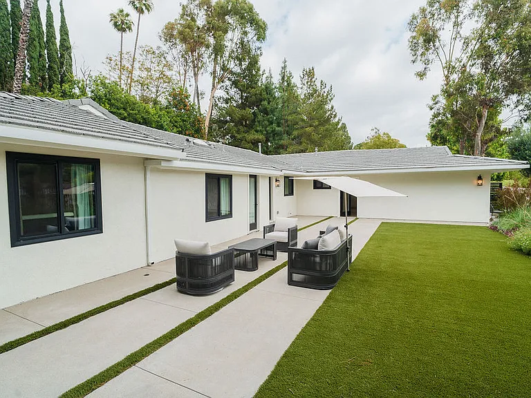 10461 Shadyridge Dr — Photo 40