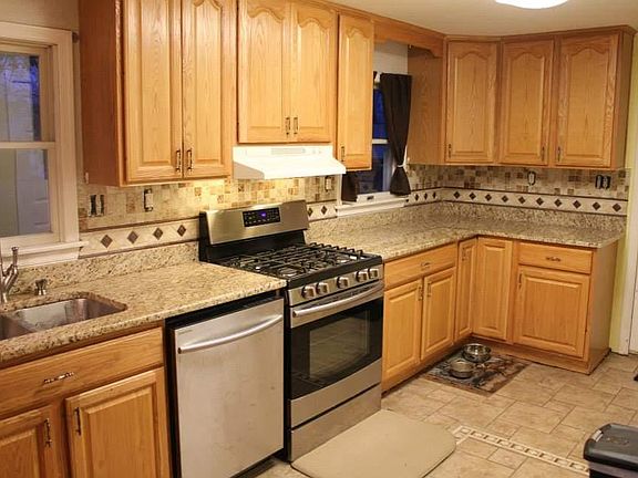 2nd image of 1854 Harbor Dr
