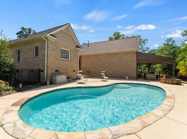 2900 Deer Manor Dr, Raleigh, NC 27616