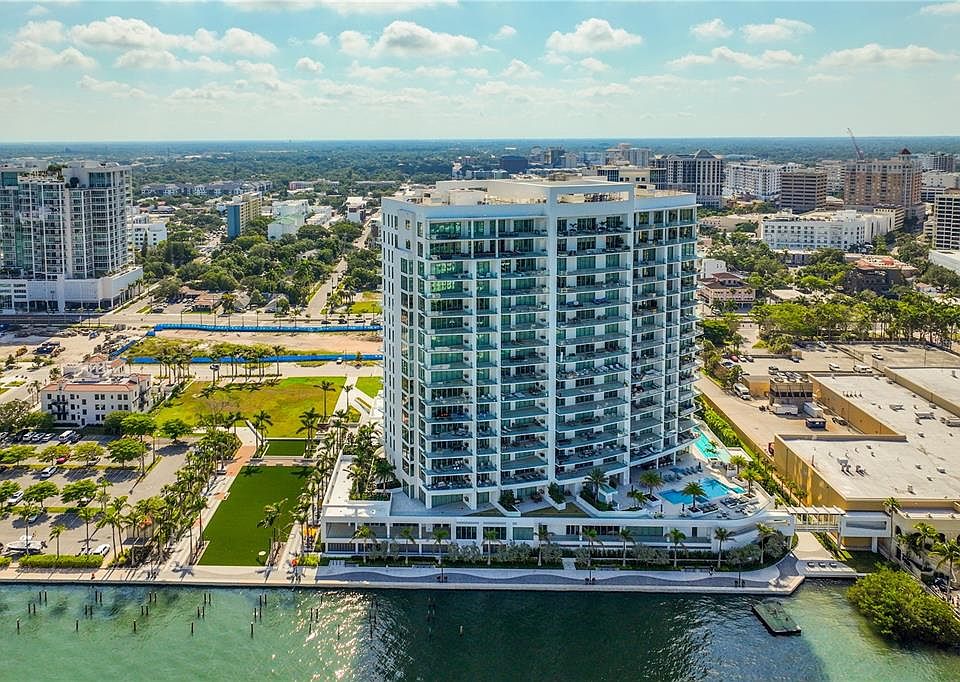 1st image of 401 Quay Cmn #1005