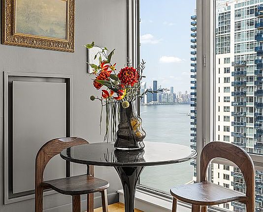 4th image of 1 Northside Piers APT 22A