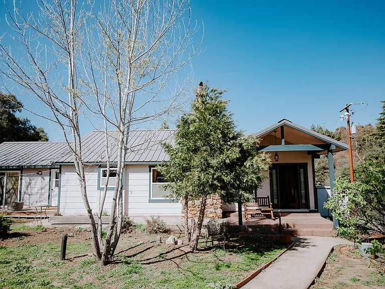 1384 Banner Rd — Photo 2
