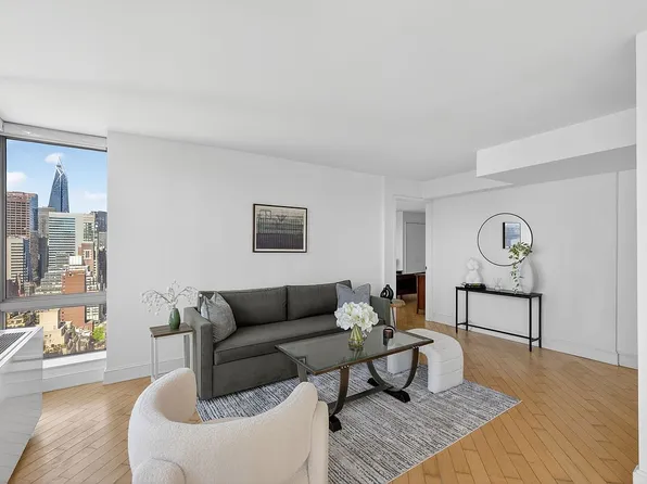 235 E 55th St APT 35C, New York, NY 10022