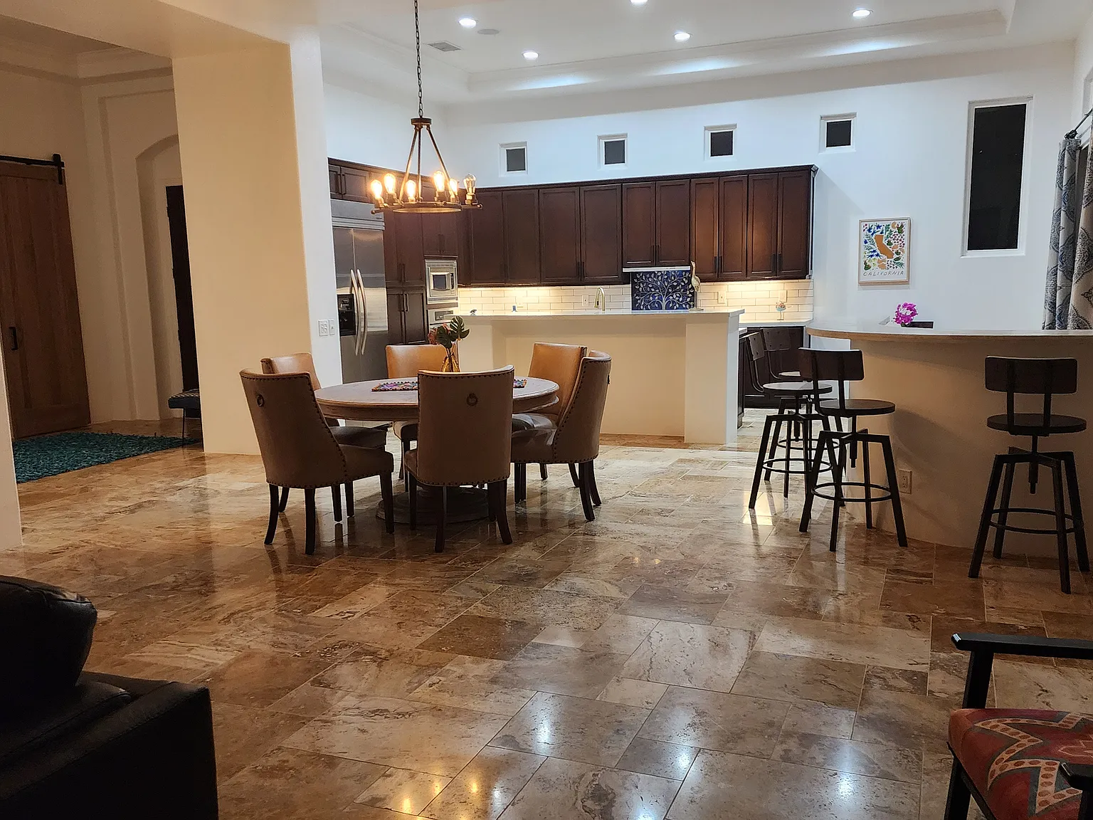 3 bed, 2.5 bath, 2333 sqft, $8,000 — Photo 4