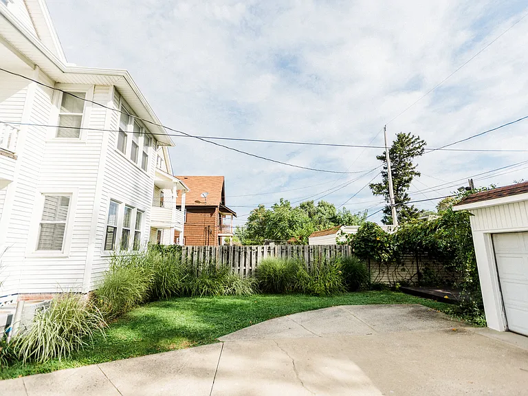 1297 Hathaway Ave — Photo 29