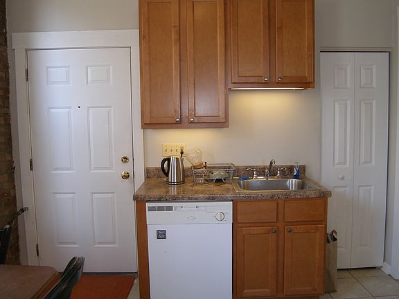 2nd image of 1433 N Paulina St APT 1R