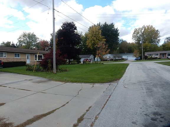 4th image of 3330 W Douglas Dr