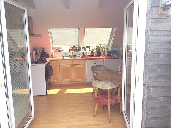 2nd image of 2248 W Palmer St #3