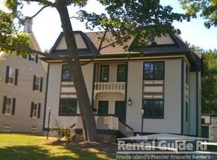 87 Roseneath Ave, Newport, RI 02840