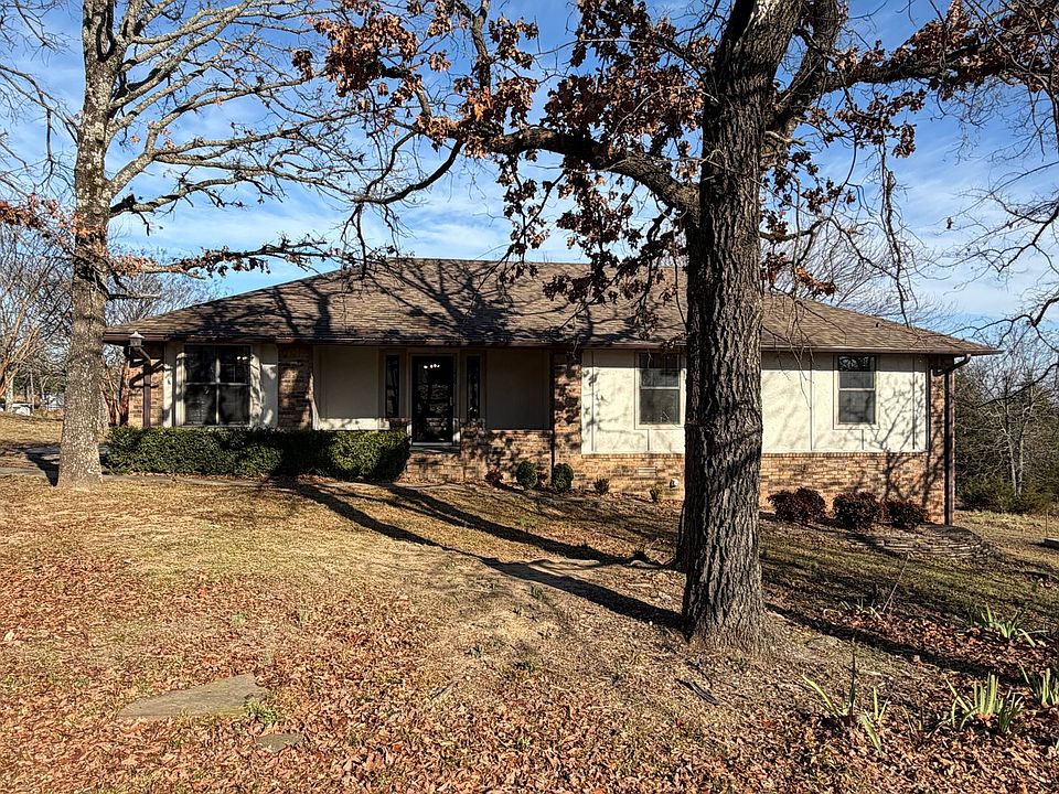 1st image of 220 Norwood Dr