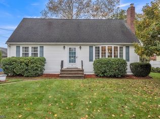 54 Miller St, Wallington, NJ 07057