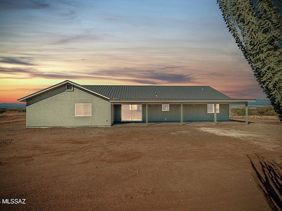 2nd image of 1550 S Canyon Overlook Trl