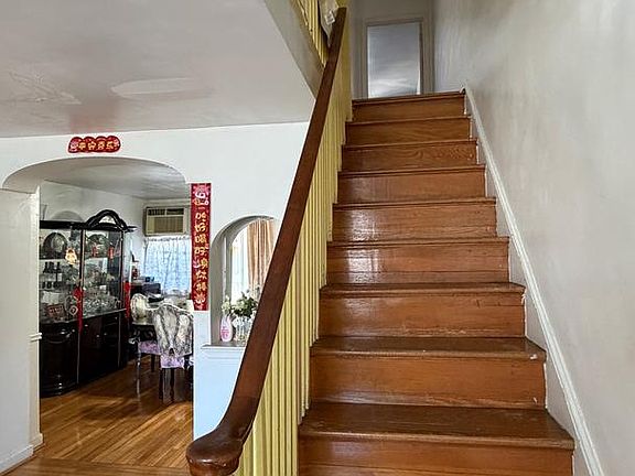 5th image of 737 Marley Rd