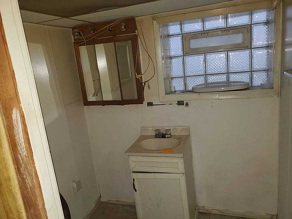 4th image of 6641 S Hoyne Ave