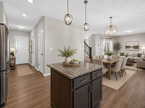 5th image of 2102 Daly Ln