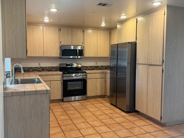32 Browns Rd — Photo 9