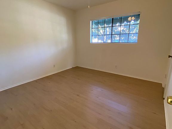 4th image of 11820 Chandler Blvd #1B-1Ba