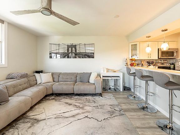 3rd image of 3930 S Roosevelt Blvd