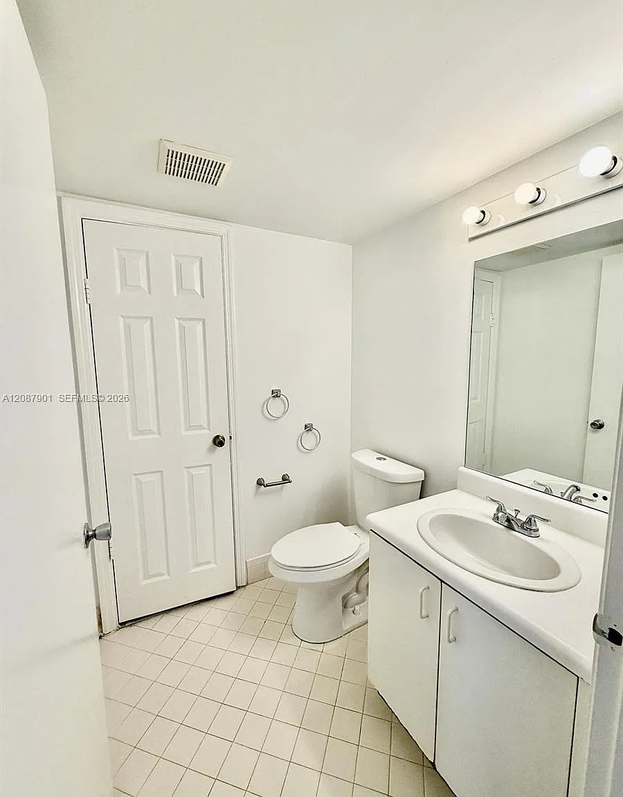 Falmouth At Century Villa — Photo 4