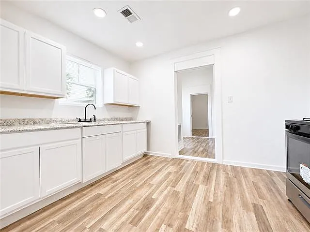433 Homer St — Photo 9