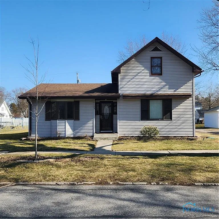 1123 Latty St photo 1