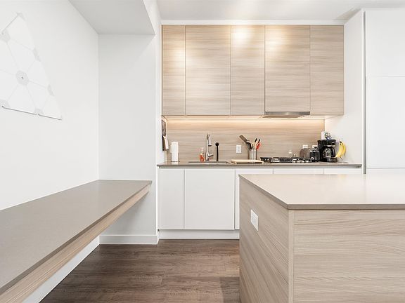 3rd image of 988 Quayside Dr #2503