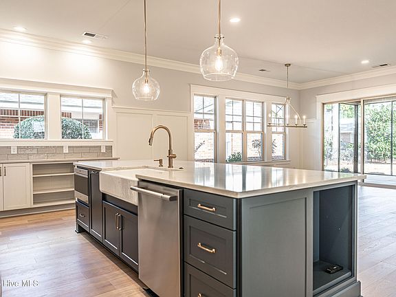 3rd image of 450 Pinehurst Trace Drive