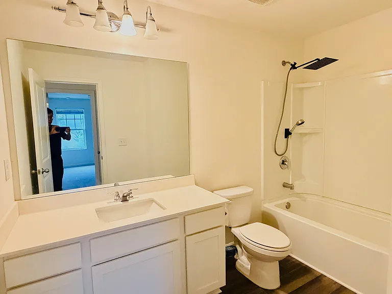 125 Carnaby St — Photo 23