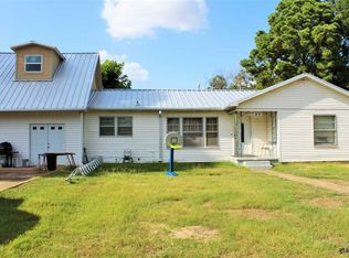 708 W 11th St, Mount Pleasant, TX 75455