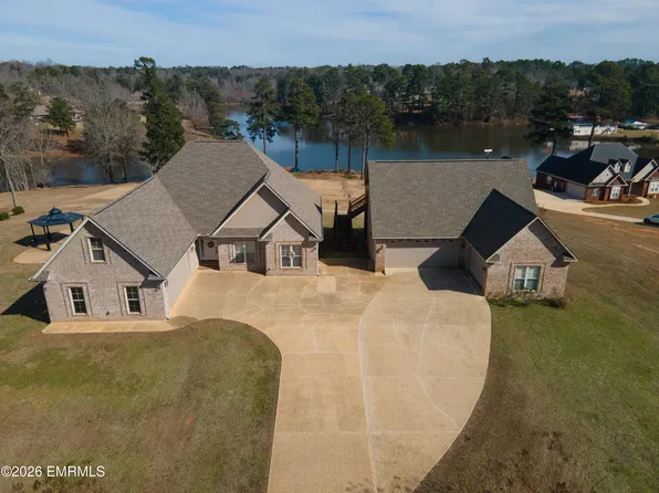 5297 Stonebriar Dr, Meridian, MS 39301