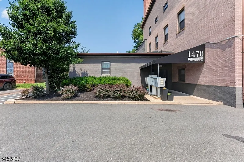 1 bed, 1.5 bath, $2,900 — Photo 2