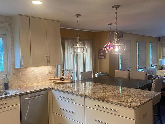 3rd image of 14709 Flagler Ct