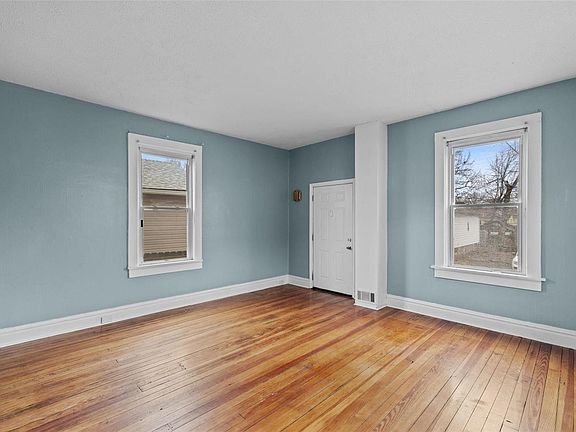 5th image of 4663 Oldenburg Ave