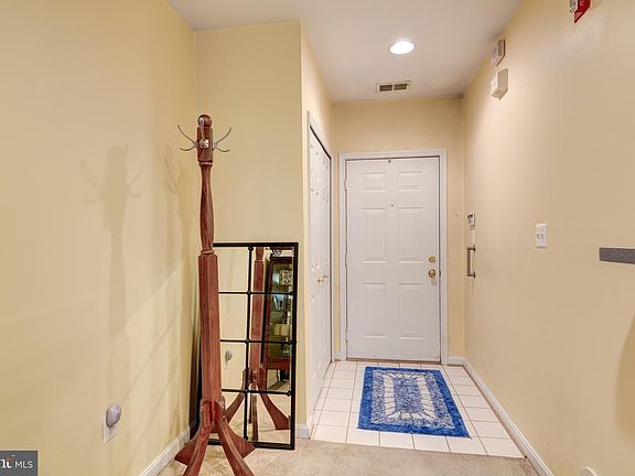 4th image of 5 Hawk Rise Ln #104