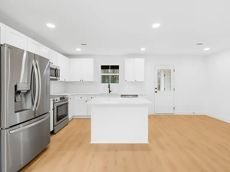 97 Crescent Ave #B — Photo 3