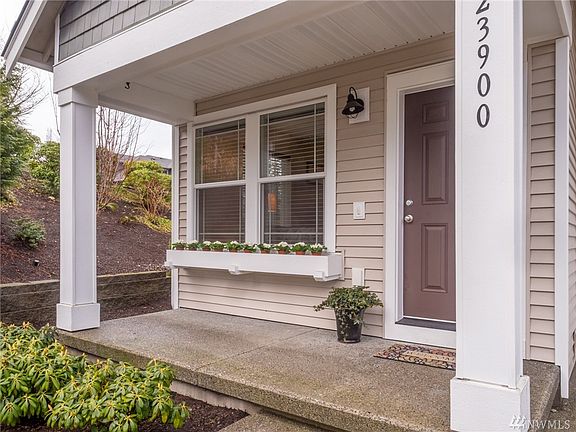 2nd image of 23900 NE 112th Ln