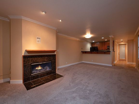 3rd image of 17 Etruria St Unit 103