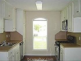 2nd image of 704 Pasler St